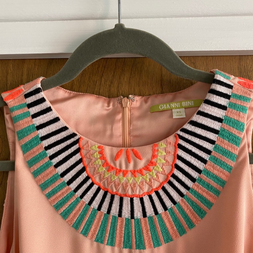 Gianni Bini mini with embroidered neckline - Picture 3 of 4